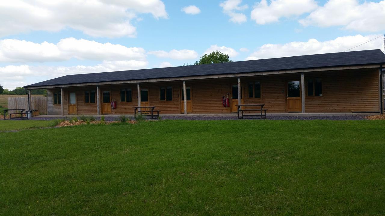 Cowbridge Cabins Exterior photo
